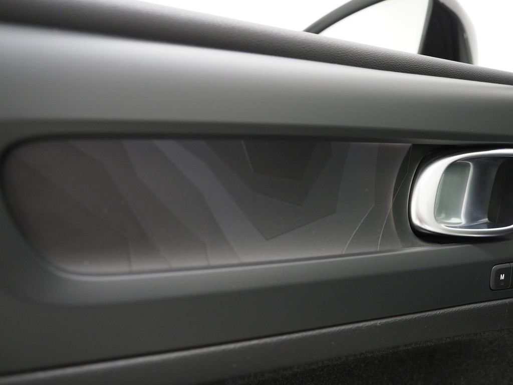 Volvo XC40 1.5 T5 Plug-in hybrid Ultimate Dark 19