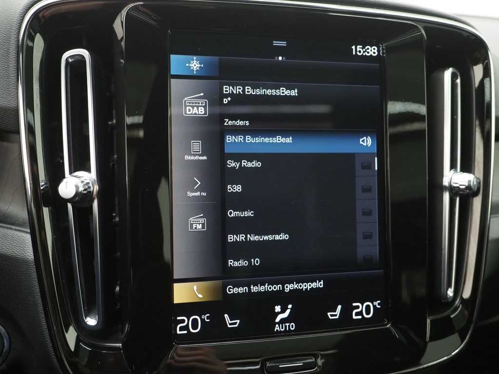 Volvo XC40 1.5 T5 Plug-in hybrid Ultimate Dark 32