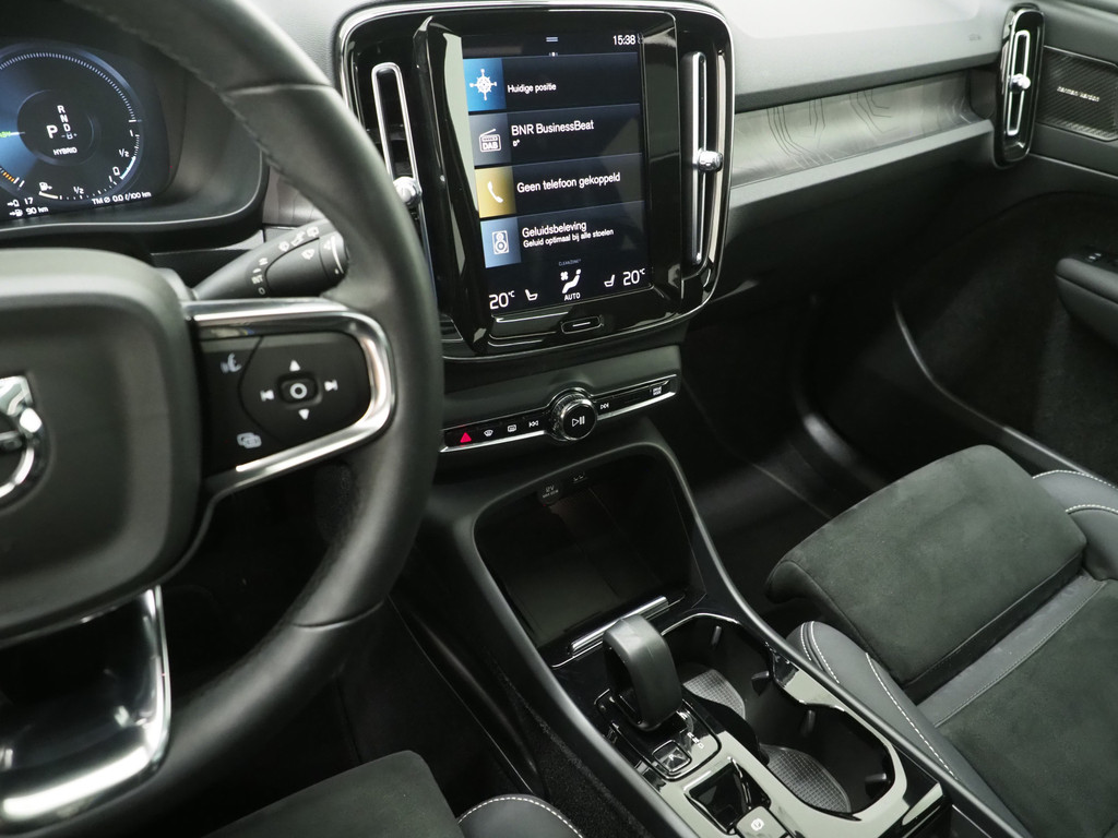 Volvo XC40 1.5 T5 Plug-in hybrid Ultimate Dark 38