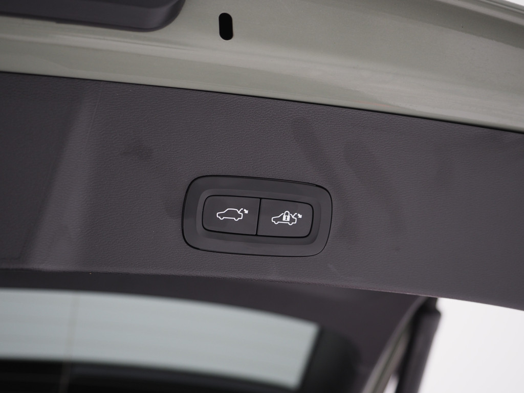 Volvo XC40 1.5 T5 Plug-in hybrid Ultimate Dark 43