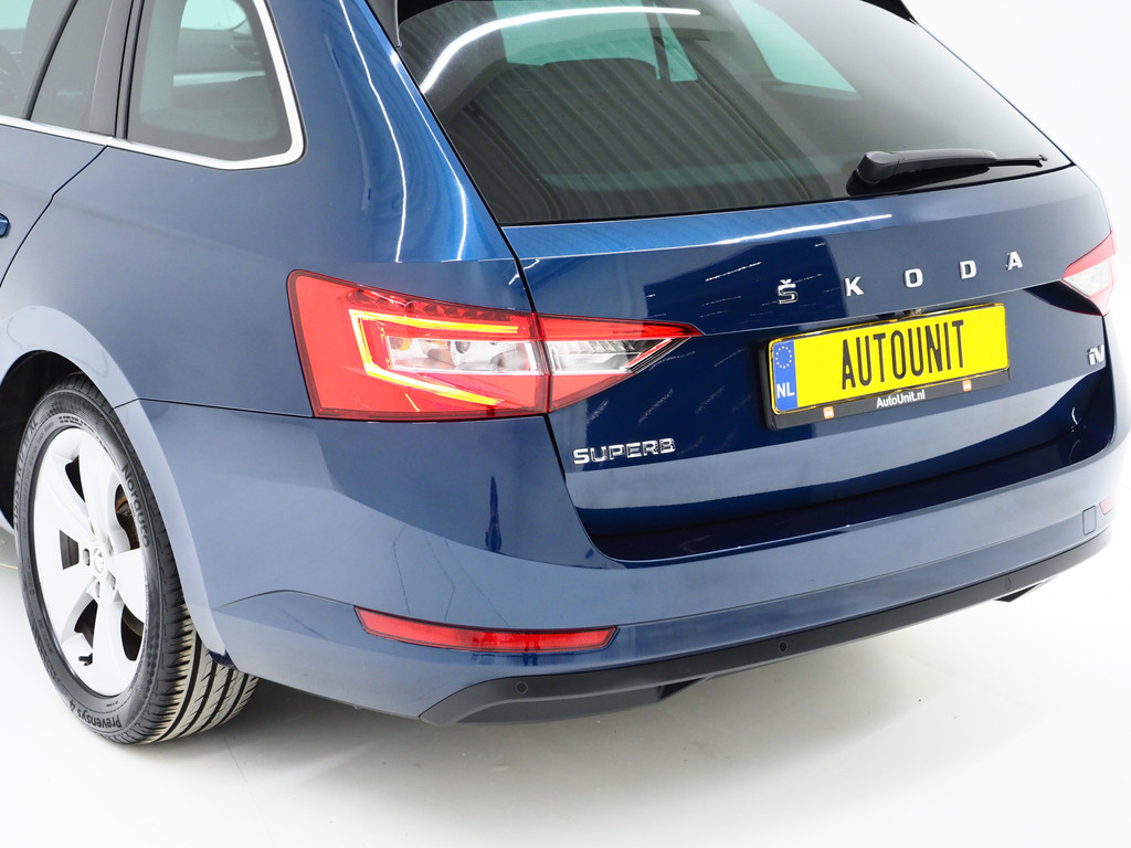 Škoda Superb Combi 1.4 TSI iV Style 218PK 13