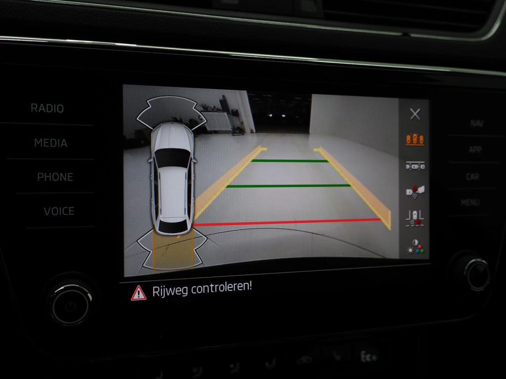 Škoda Superb Combi 1.4 TSI iV Style 218PK 32