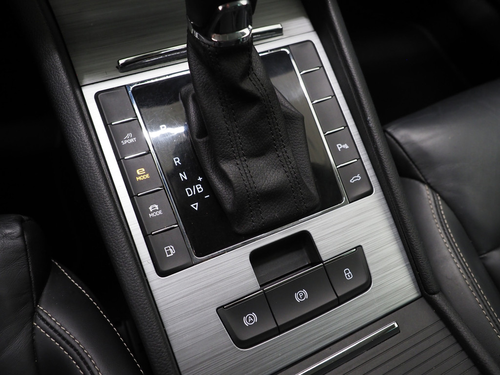 Škoda Superb Combi 1.4 TSI iV Style 218PK 76