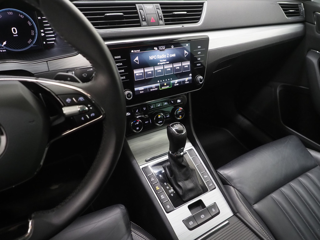 Škoda Superb Combi 1.4 TSI iV Style 218PK 77