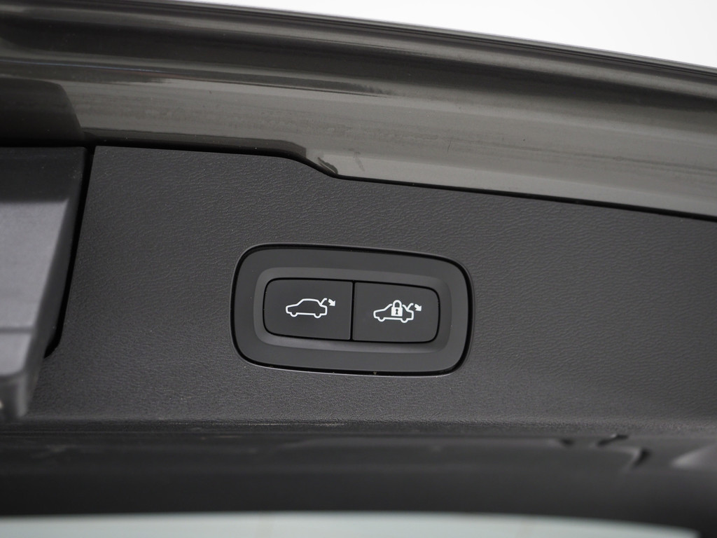 Volvo V60 2.0 T6 Recharge AWD R-Design 46