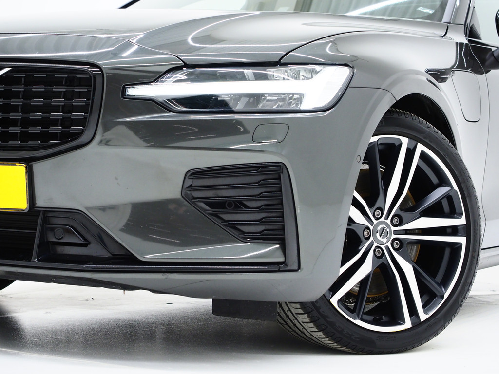 Volvo V60 2.0 T6 Recharge AWD R-Design 52