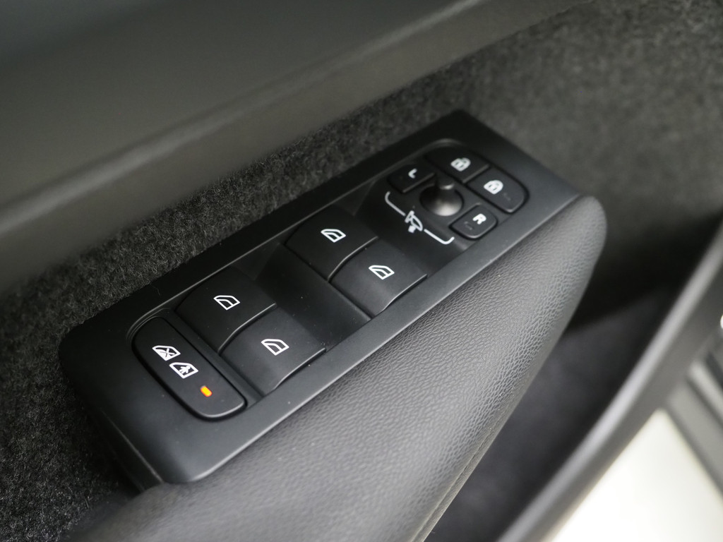 Volvo XC40 1.5 T5 Plug-in hybrid Ultimate Dark 21