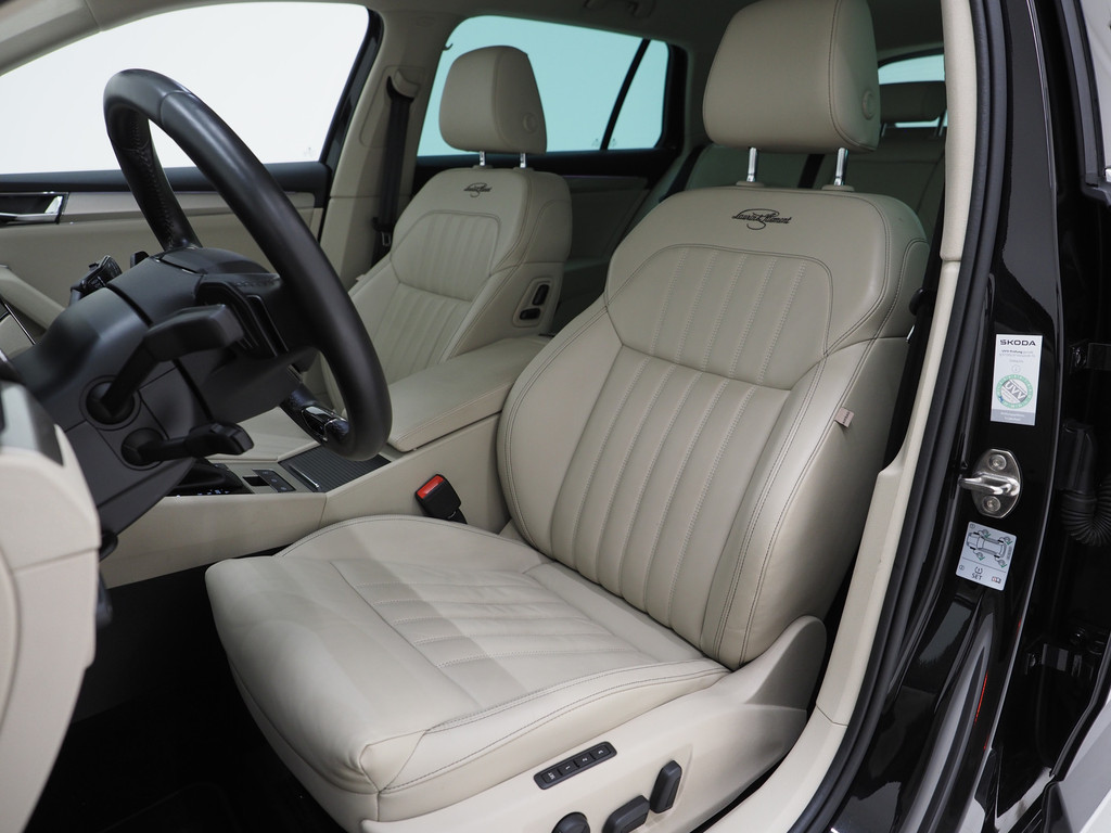 Škoda Superb Combi 1.4 TSI iV Laurin & Klement 3