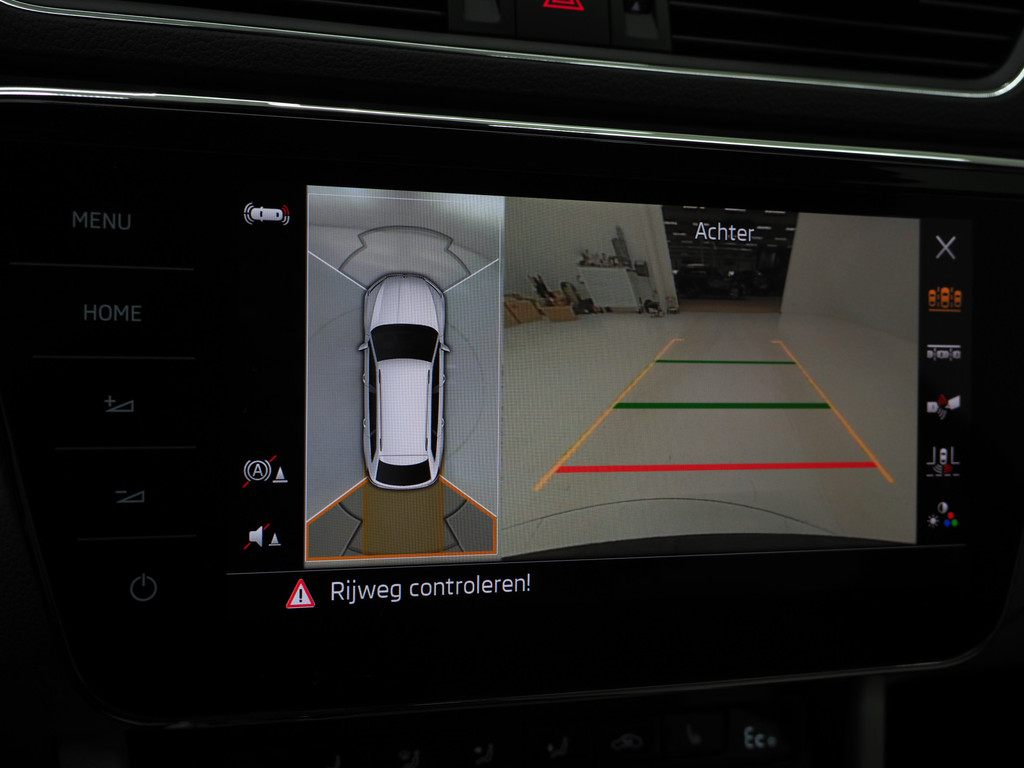 Škoda Superb Combi 1.4 TSI iV Laurin & Klement 33