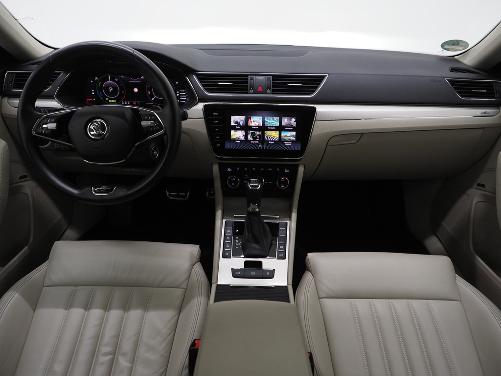 Škoda Superb Combi 1.4 TSI iV Laurin & Klement 4