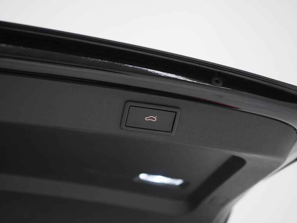 Škoda Superb Combi 1.4 TSI iV Laurin & Klement 41