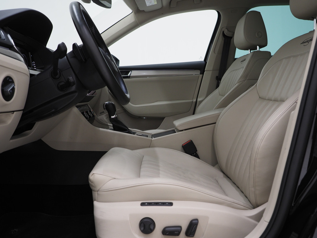 Škoda Superb Combi 1.4 TSI iV Laurin & Klement 58