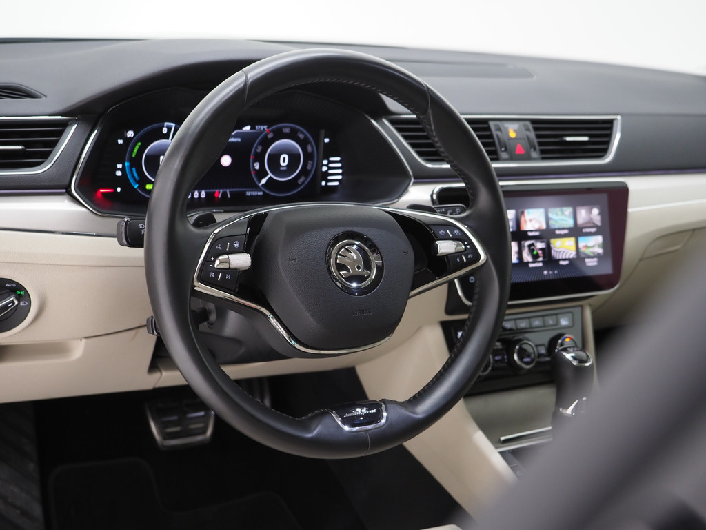 Škoda Superb Combi 1.4 TSI iV Laurin & Klement 59