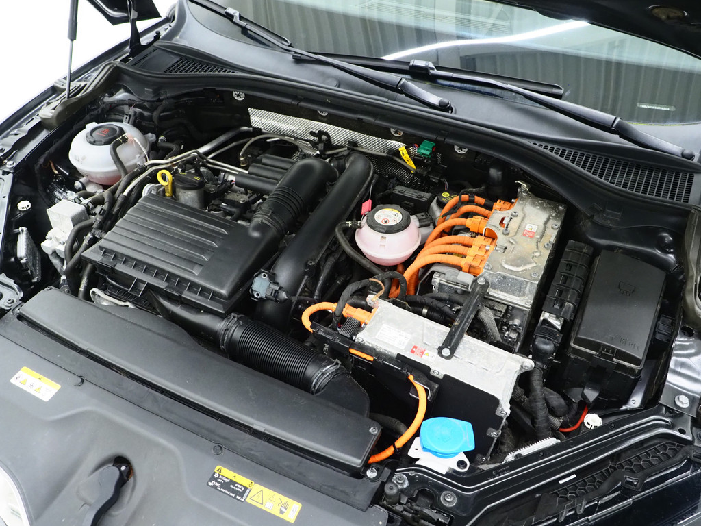 Škoda Superb Combi 1.4 TSI iV Laurin & Klement 6