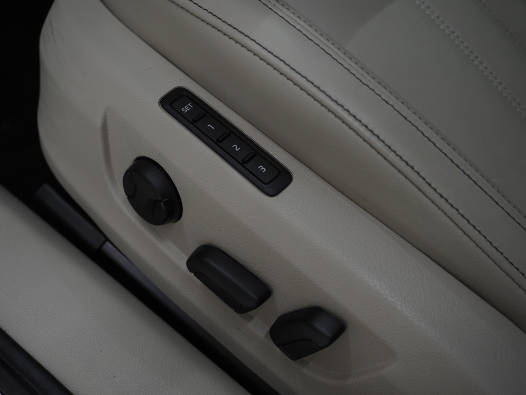 Škoda Superb Combi 1.4 TSI iV Laurin & Klement 62