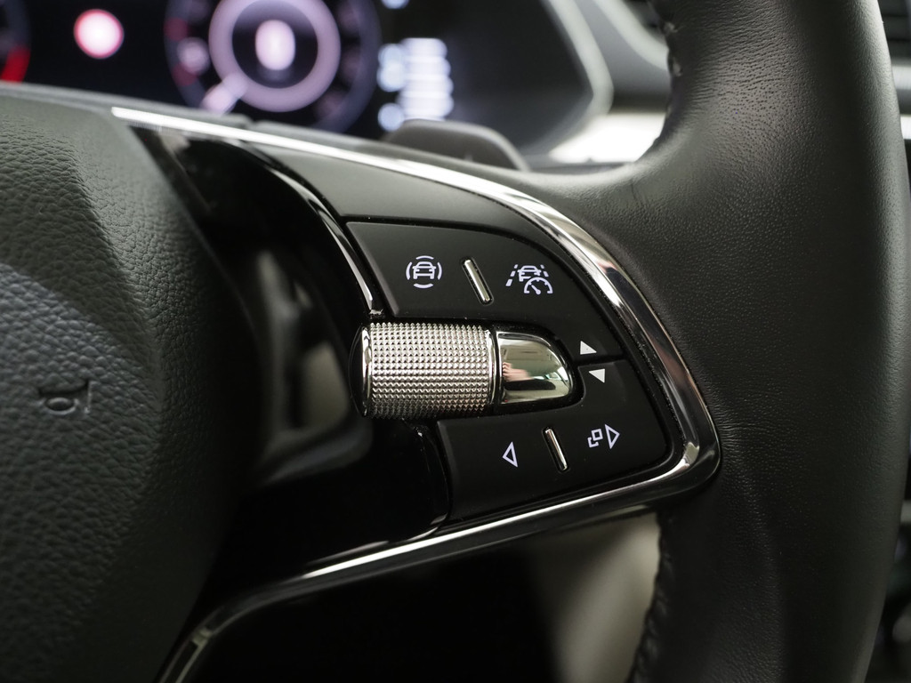 Škoda Superb Combi 1.4 TSI iV Laurin & Klement 67