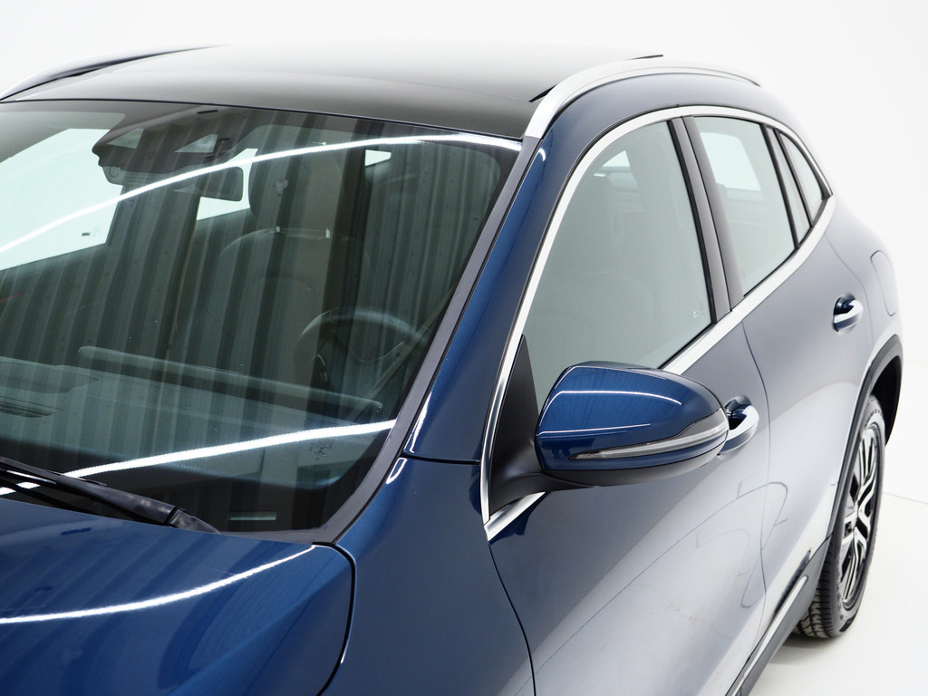 Mercedes-Benz GLA 250 e 12