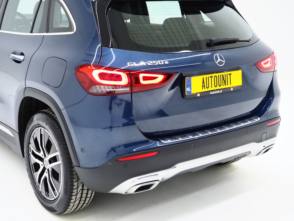 Mercedes-Benz GLA 250 e 13