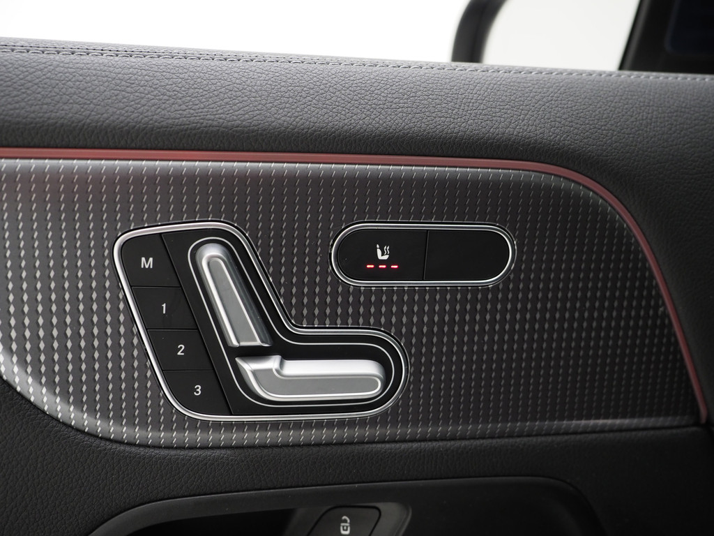 Mercedes-Benz GLA 250 e 18