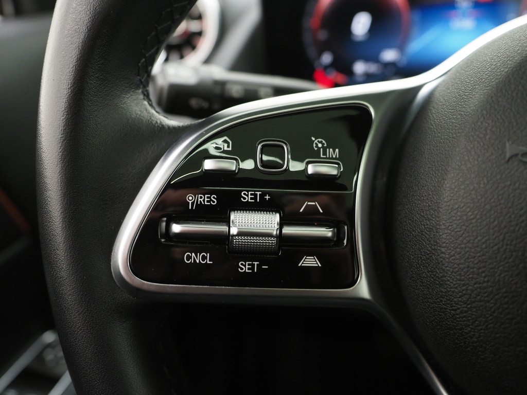 Mercedes-Benz GLA 250 e 22