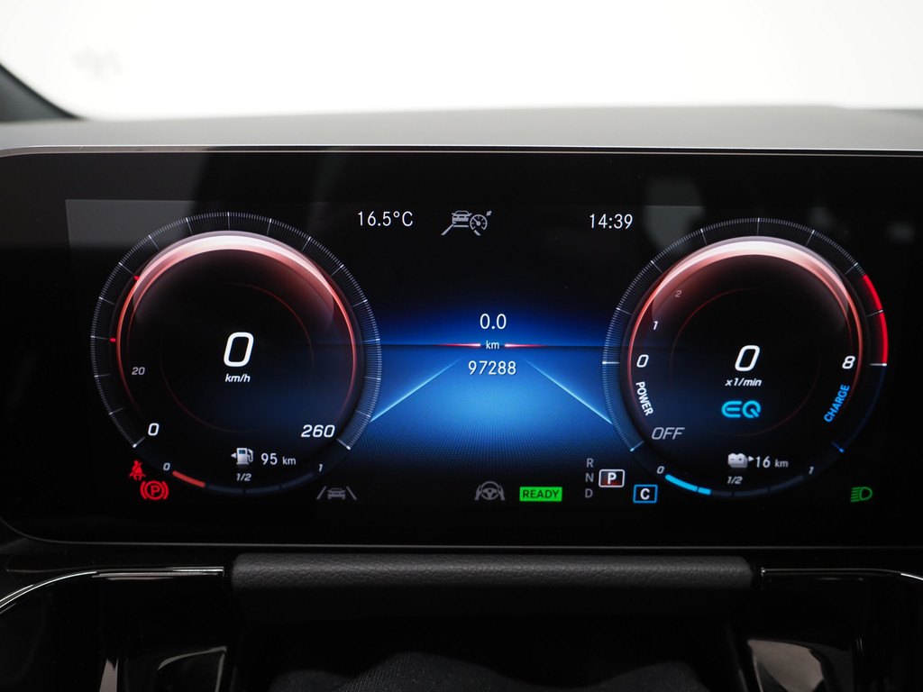 Mercedes-Benz GLA 250 e 25