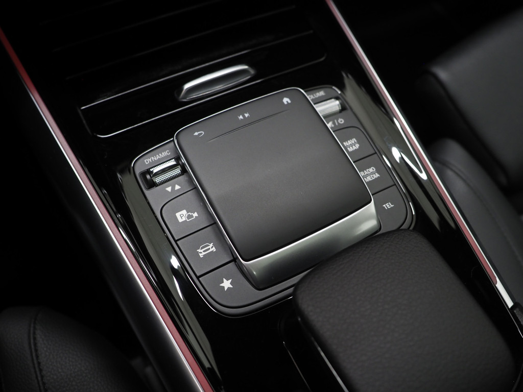 Mercedes-Benz GLA 250 e 31