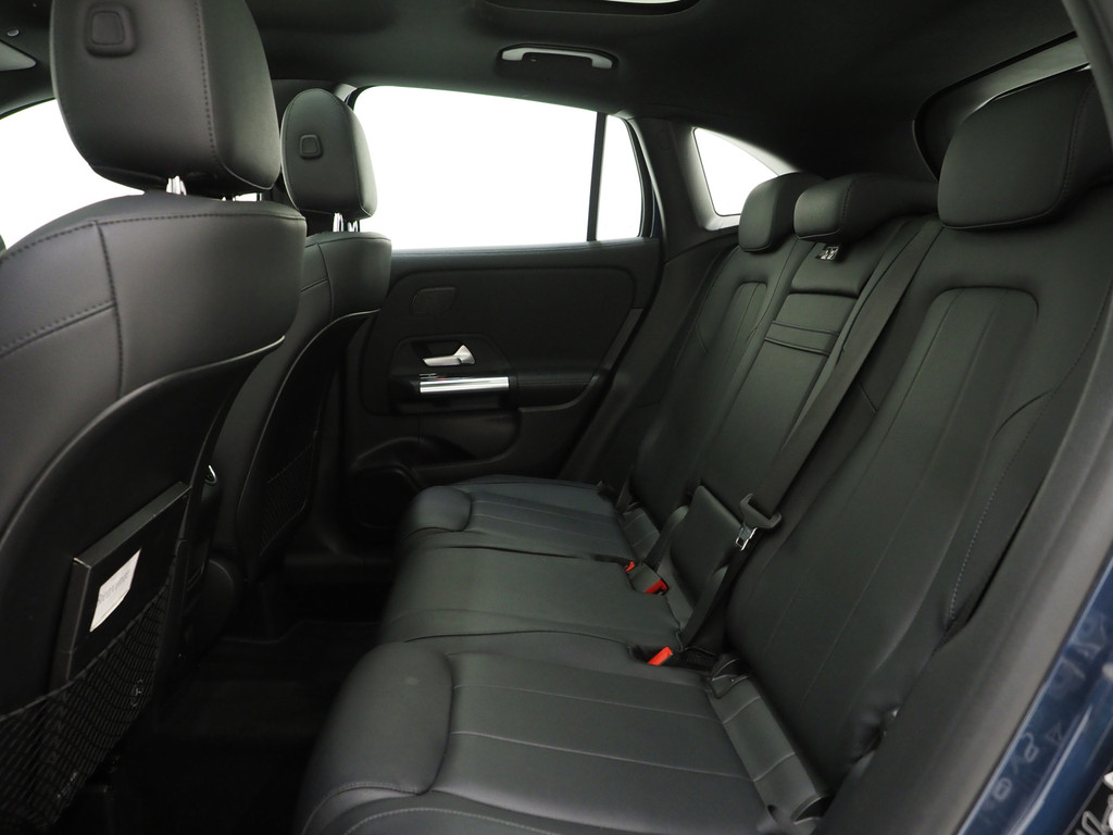 Mercedes-Benz GLA 250 e 34