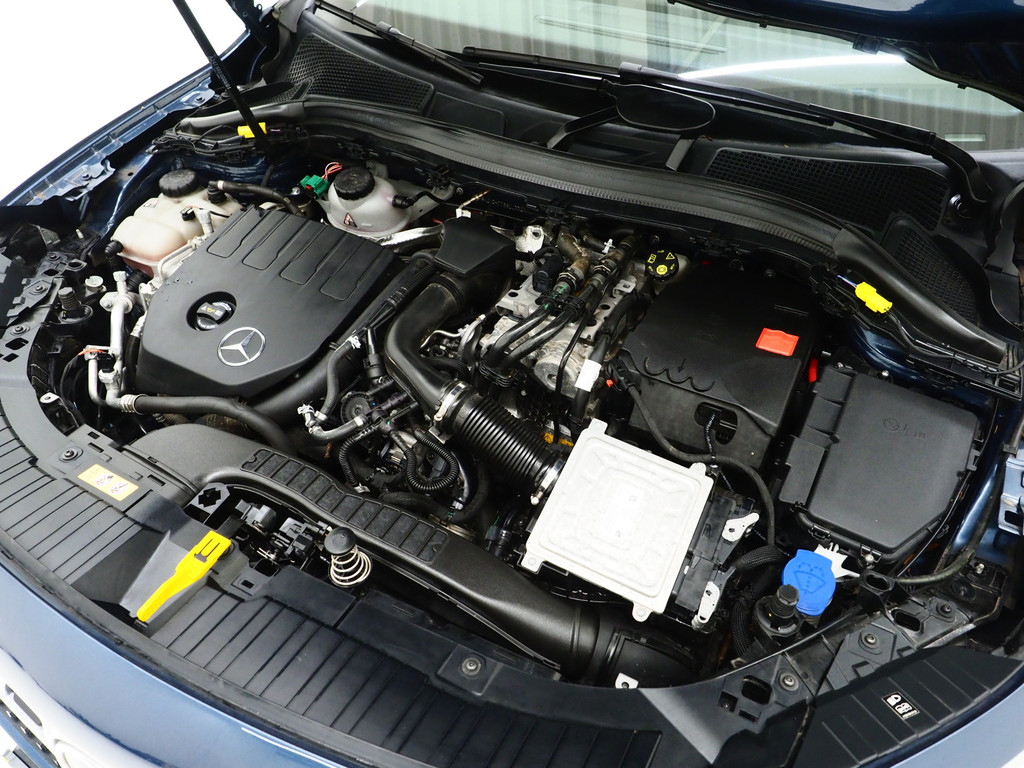 Mercedes-Benz GLA 250 e 44