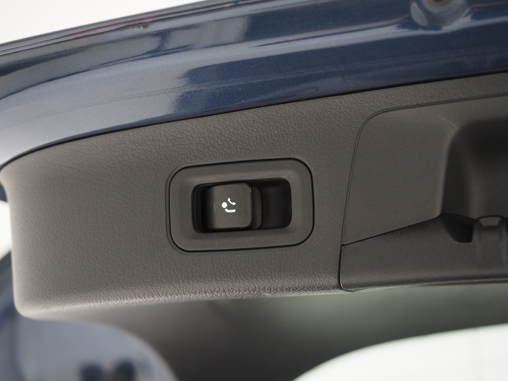 Mercedes-Benz GLA 250 e 74