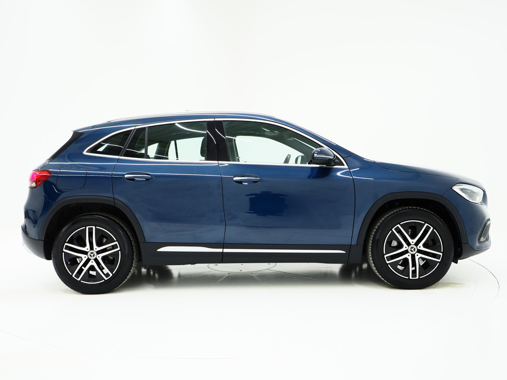 Mercedes-Benz GLA 250 e 9