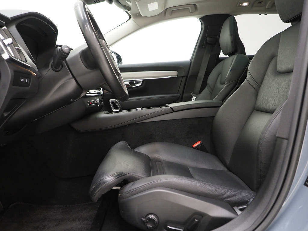 Volvo V90 2.0 T6 Plug-in hybrid AWD Plus Dark Long Range 17