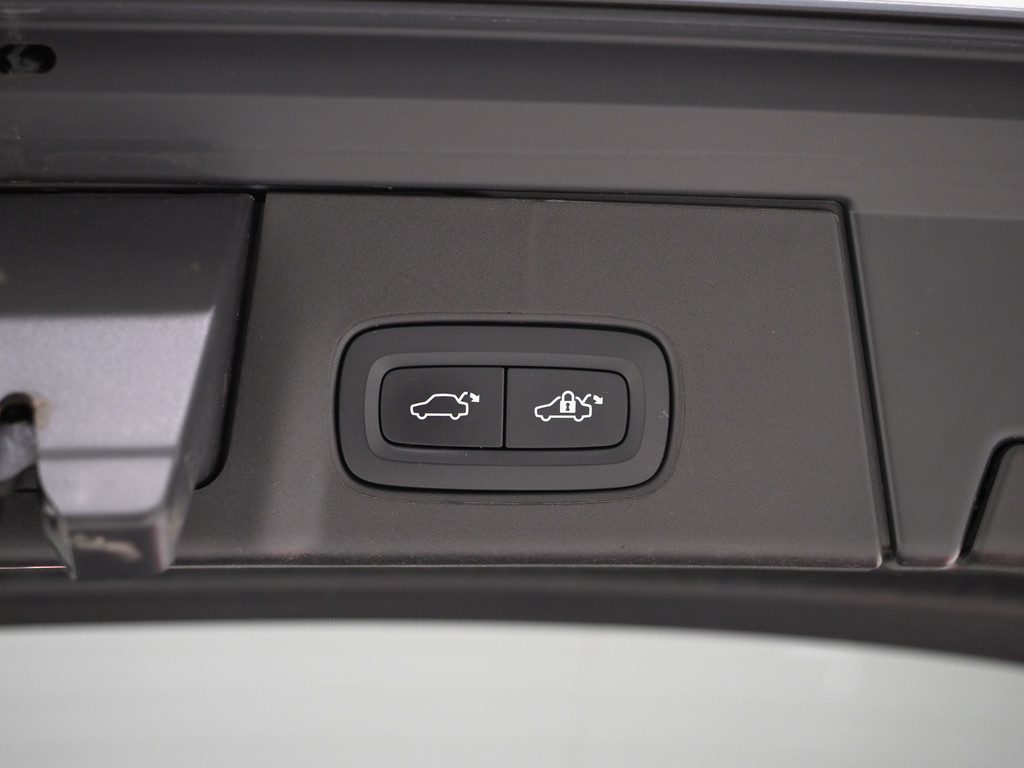 Volvo V90 2.0 T6 Plug-in hybrid AWD Plus Dark Long Range 42