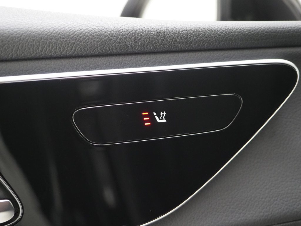 Mercedes-Benz GLC 300e 4MATIC 320PK 16