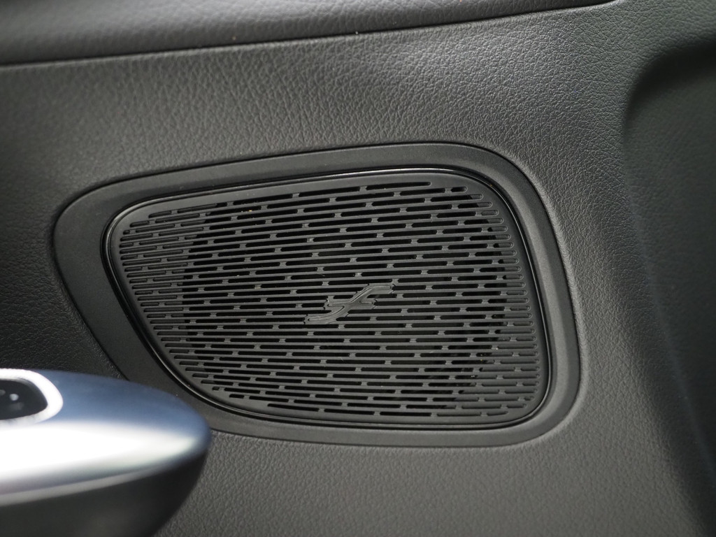 Mercedes-Benz GLC 300e 4MATIC 320PK 18