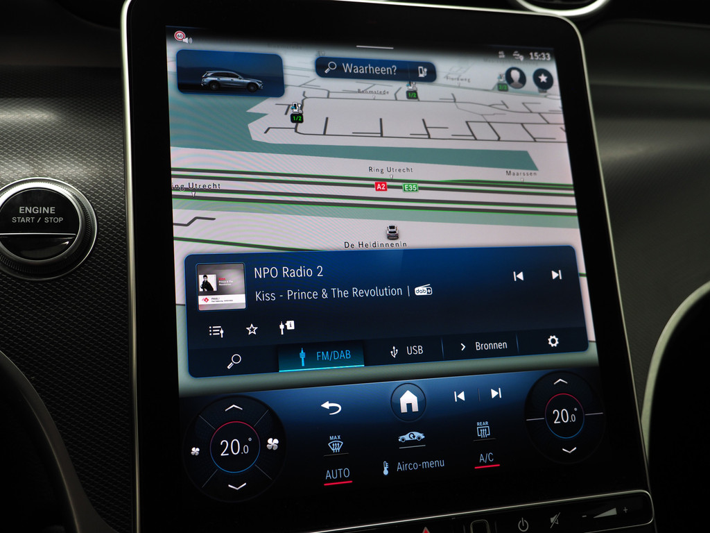 Mercedes-Benz GLC 300e 4MATIC 320PK 27