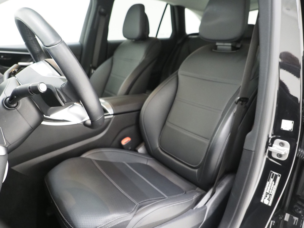 Mercedes-Benz GLC 300e 4MATIC 320PK 3