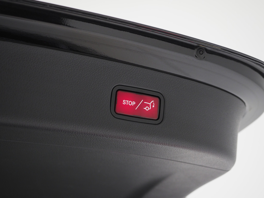 Mercedes-Benz GLC 300e 4MATIC 320PK 34