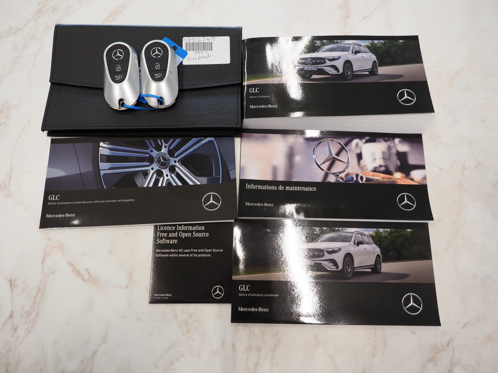 Mercedes-Benz GLC 300e 4MATIC 320PK 42