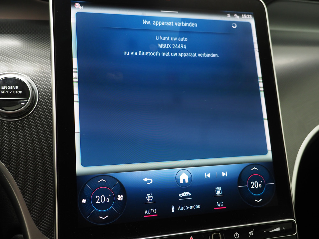 Mercedes-Benz GLC 300e 4MATIC 320PK 63