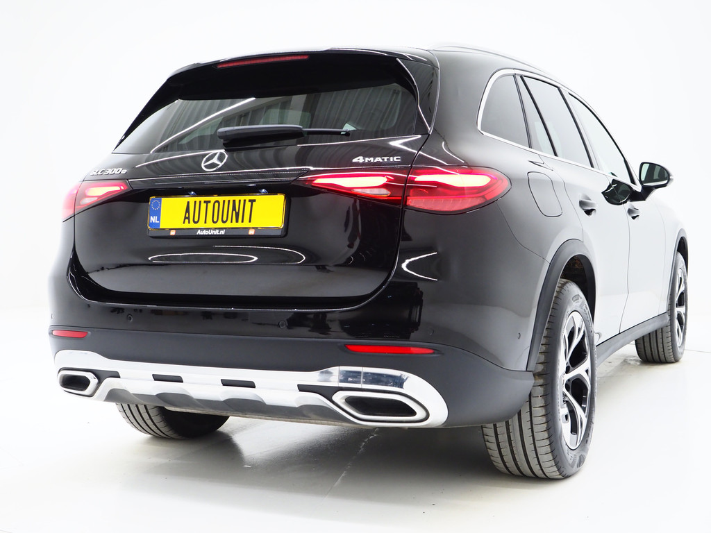 Mercedes-Benz GLC 300e 4MATIC 320PK 8