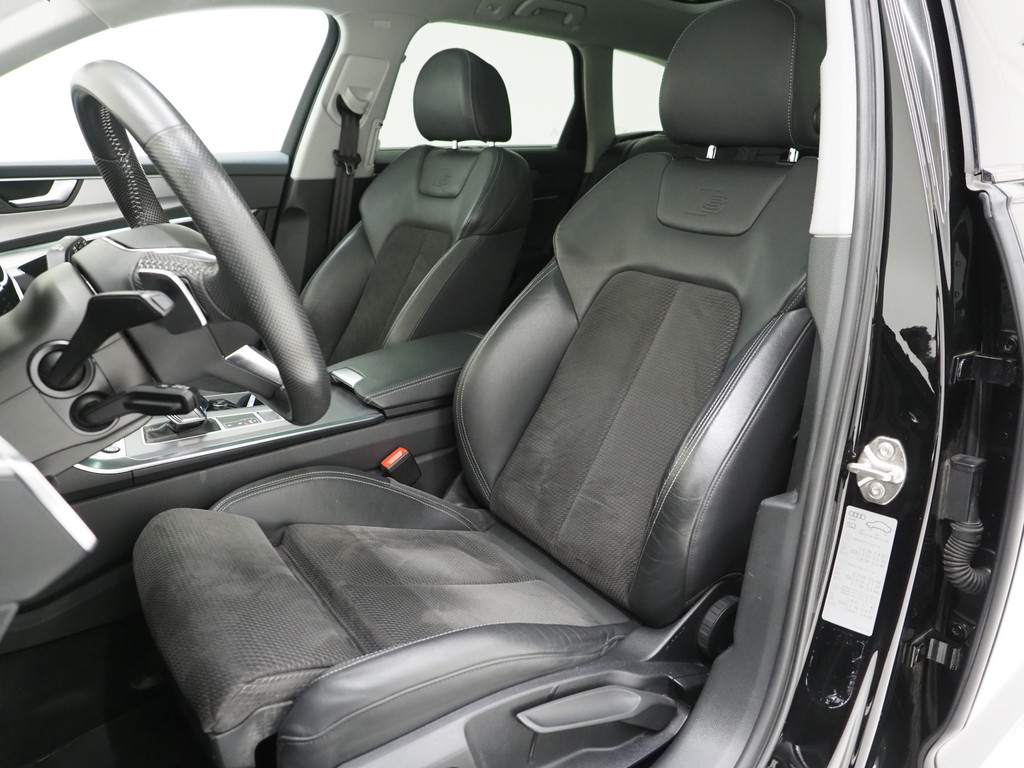 Audi A6 Avant 55 TFSI e quattro Competition Full Black 3