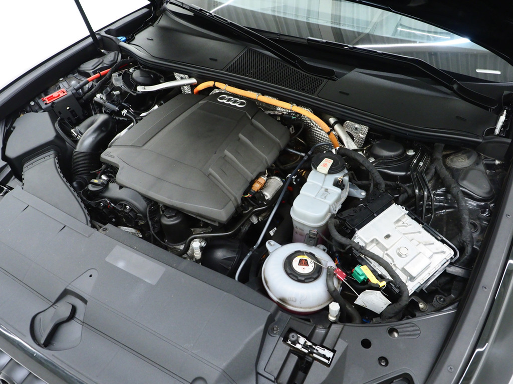 Audi A6 Avant 55 TFSI e quattro Competition Full Black 6