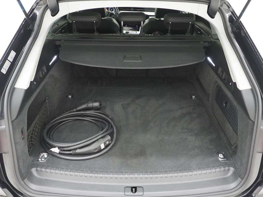 Audi A6 Avant 55 TFSI e quattro Competition Full Black 80