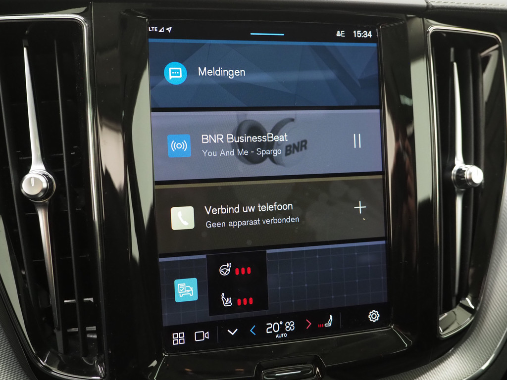 Volvo XC60 2.0 T6 Plug-in hybrid AWD Ultimate Dark Long Range 29