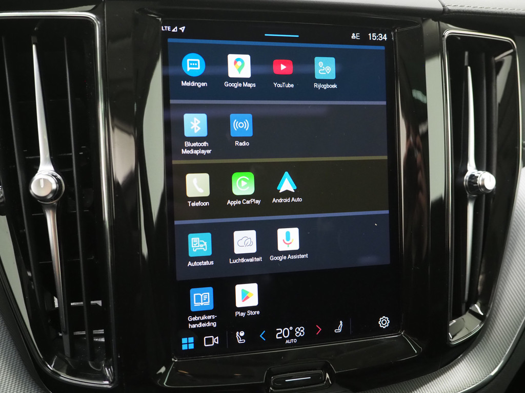 Volvo XC60 2.0 T6 Plug-in hybrid AWD Ultimate Dark Long Range 32