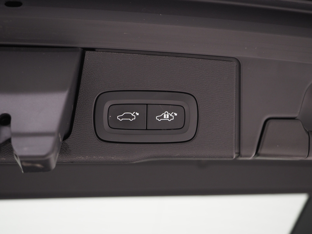 Volvo XC60 2.0 T6 Plug-in hybrid AWD Ultimate Dark Long Range 41