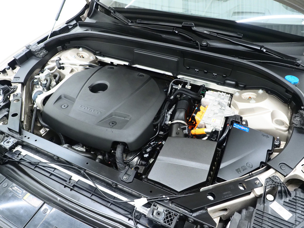 Volvo XC60 2.0 T6 Plug-in hybrid AWD Ultimate Dark Long Range 6