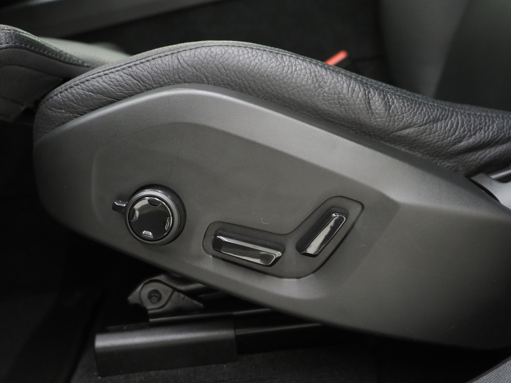 Volvo XC60 2.0 T6 Plug-in hybrid AWD Ultimate Dark Long Range 63