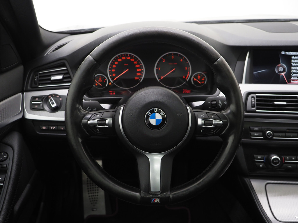 BMW 5 Serie Touring 520xd M Sport 33