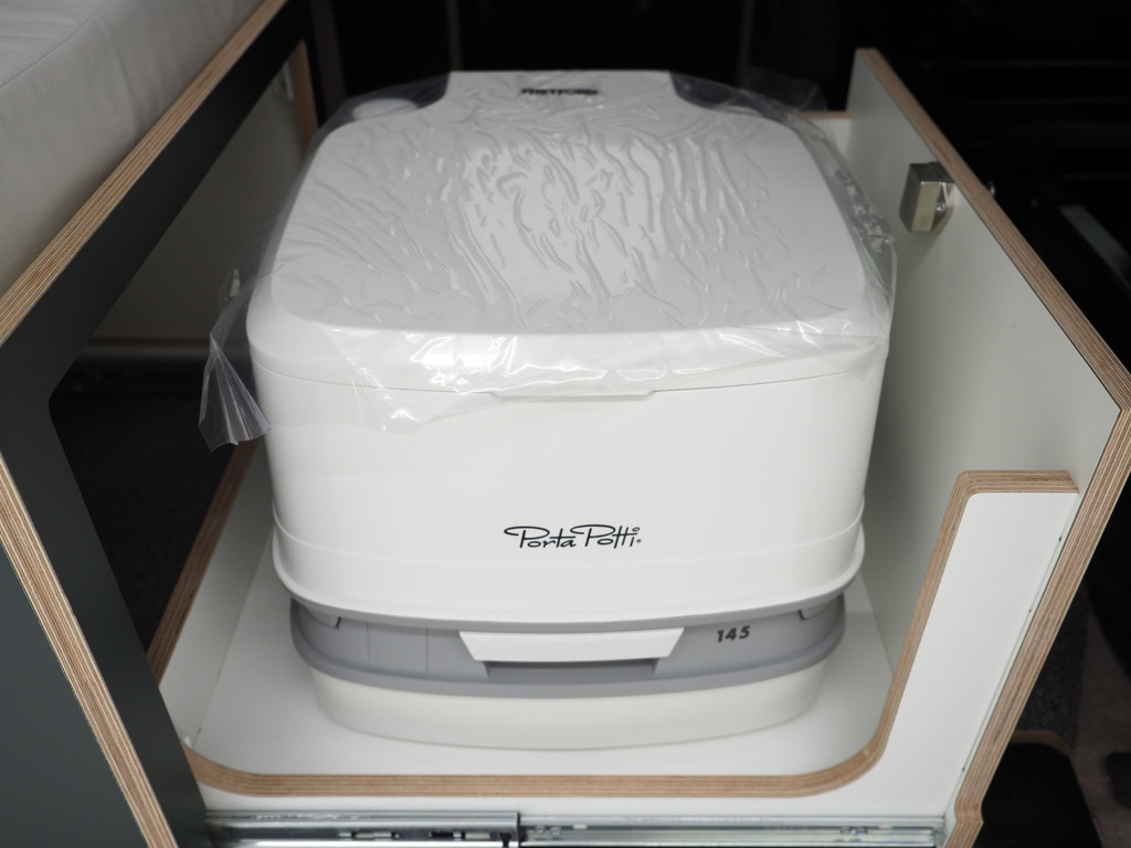 Volkswagen California California 2.0 TDI L2 Lang T6.1 DSG Edition 143